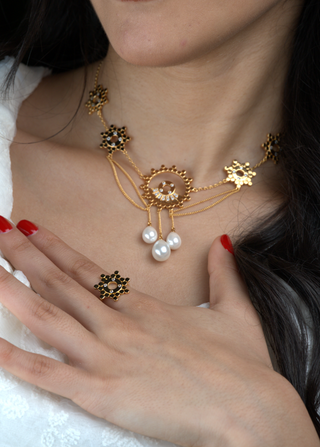 Dune choker necklace